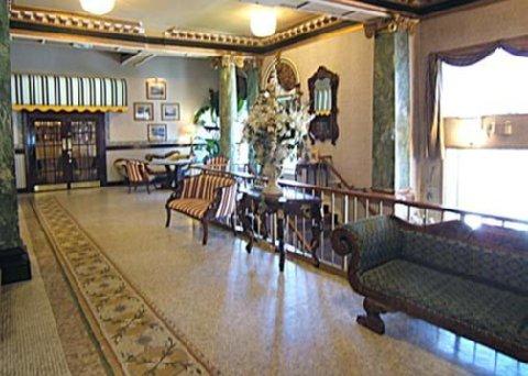 Clarion Inn & Suites Belleville Bagian luar foto